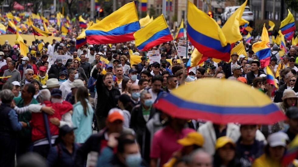 Lee más sobre el artículo Multitudinaria protesta en Colombia contra las reformas del presidente Petro