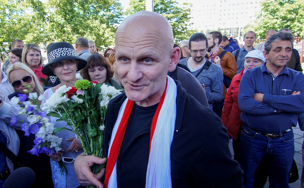 Lee más sobre el artículo La dictadura de Bielorrusia condenó a 10 años de cárcel a Ales Bialiatski, premio Nobel de la Paz 2022