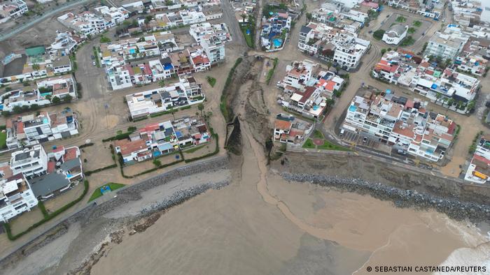 Lee más sobre el artículo Lluvias en Perú han dejado 65 muertos y miles damnificados