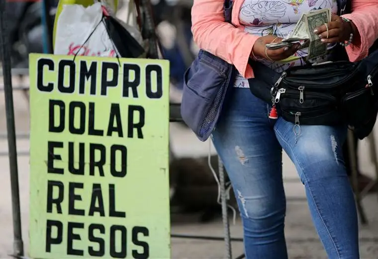 Lee más sobre el artículo Importadores están en lista de espera de los bancos para comprar dólares