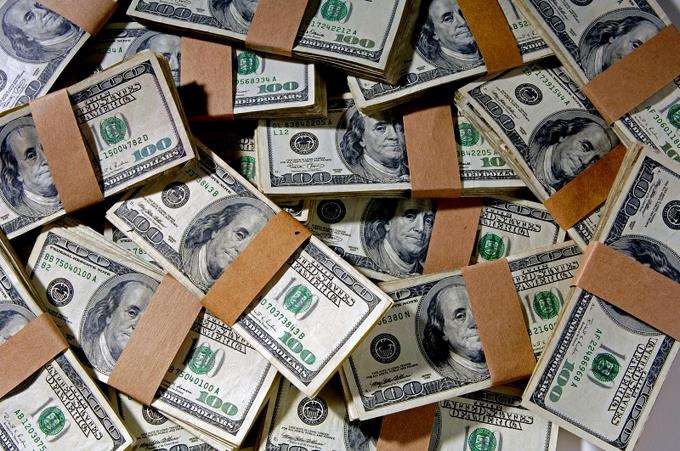 Lee más sobre el artículo En La Paz vendieron $us 2,3 millones y en Santa Cruz sigue la escasez de dólares