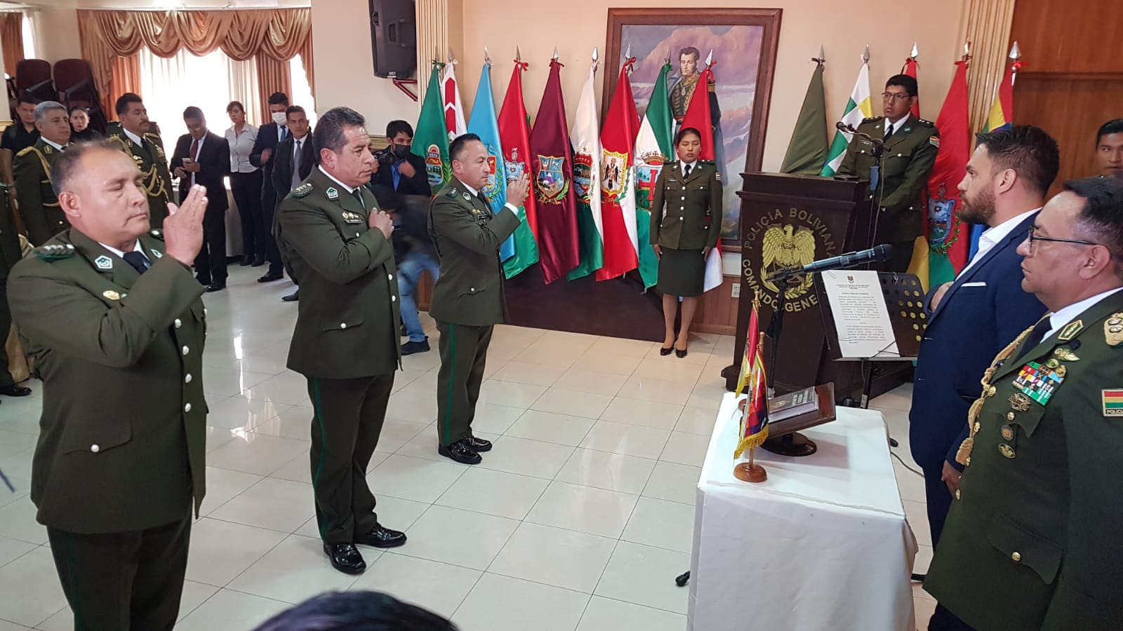 Lee más sobre el artículo Posesionan a nuevos comandantes departamentales de la Policía