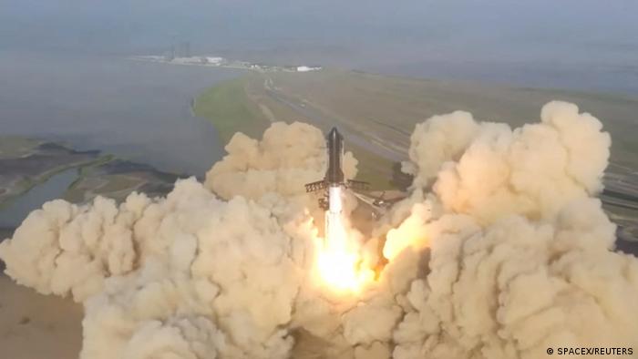 Lee más sobre el artículo Cohete de Space X explota durante primer vuelo de prueba