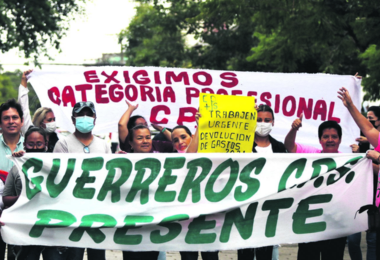 Lee más sobre el artículo Médicos y asegurados de la CPS protestan por falta de equipos, insumos y personal