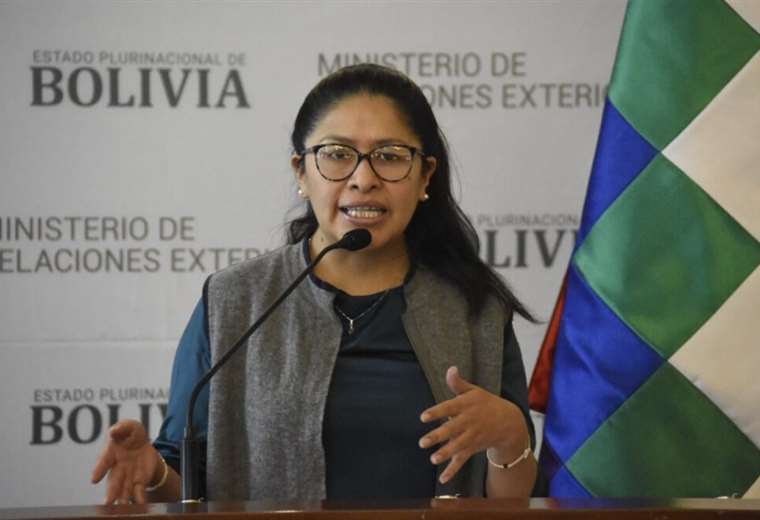 Lee más sobre el artículo Bolivianos en el exterior podrán tramitar el certificado de vivencia con firma digital