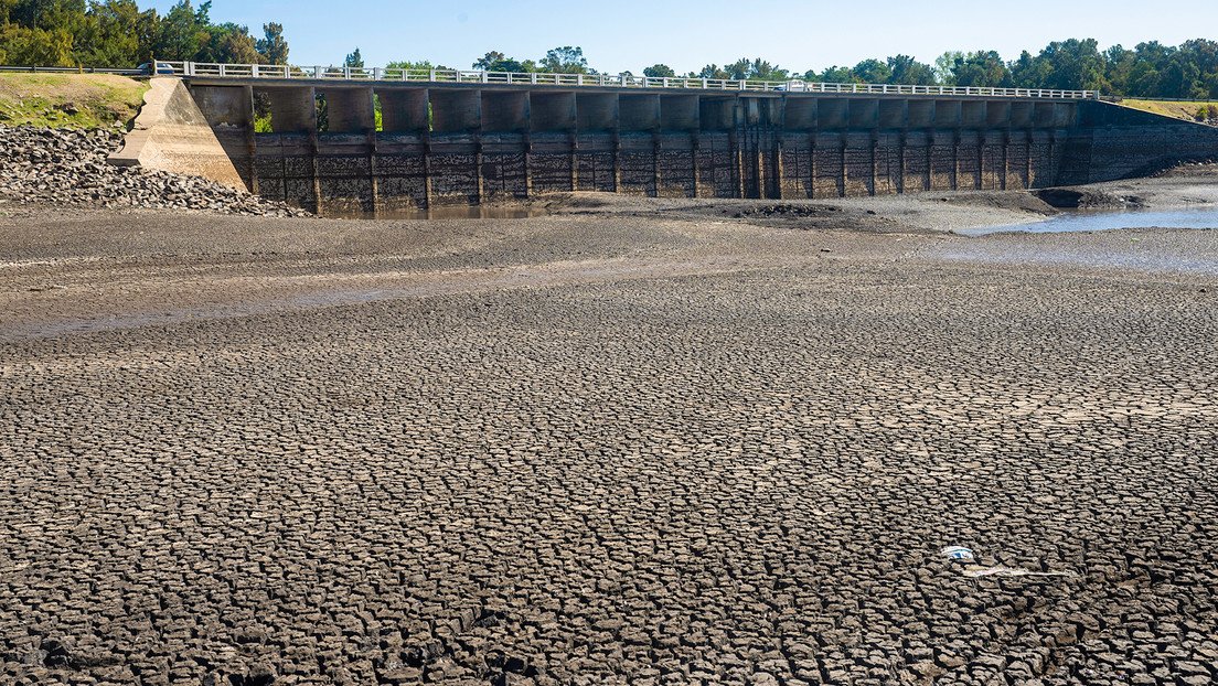 Lee más sobre el artículo Uruguay subsidia agua embotellada a la población vulnerable ante la extrema sequía