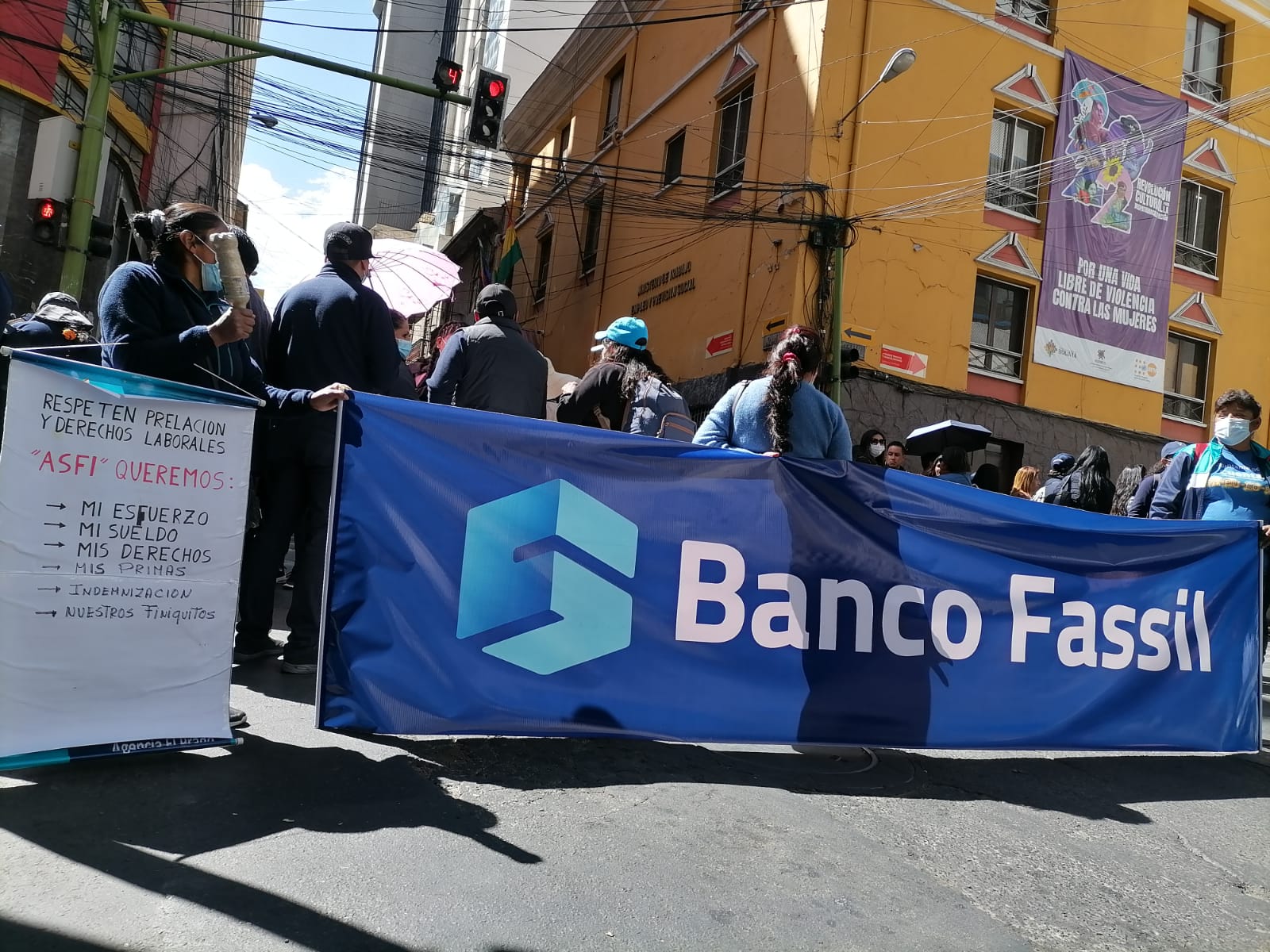 Lee más sobre el artículo Interventor del Banco Fassil anuncia que el lunes se iniciará el pago de sueldos