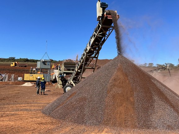 Lee más sobre el artículo Mutún: “Planta de trituración de hierro” está lista para aumentar en 10 veces más la producción del mineral