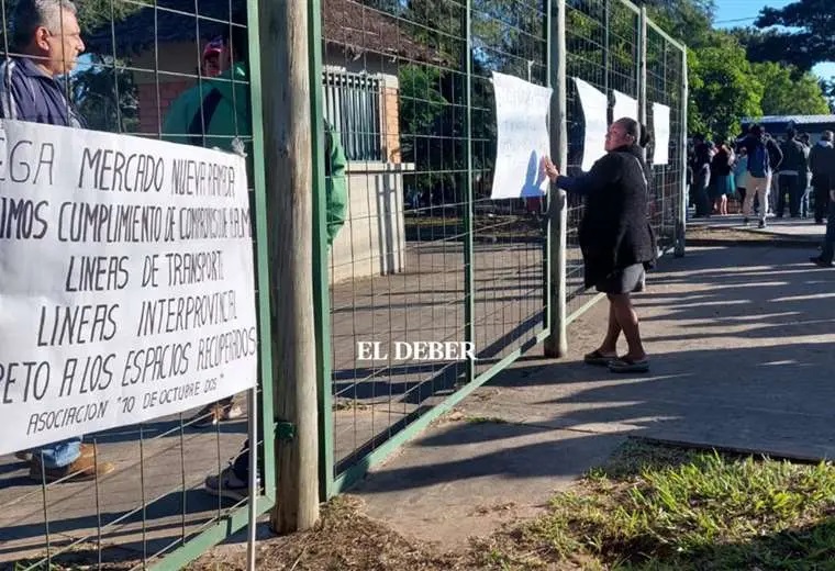 Lee más sobre el artículo Gremiales del nuevo mercado La Ramada toman la Quinta Municipal en busca de atención a sus reclamos