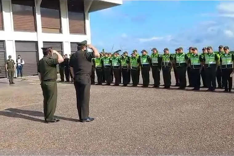 Lee más sobre el artículo Comando ejecuta el relevo de más de 100 efectivos policiales del aeropuerto de Viru Viru