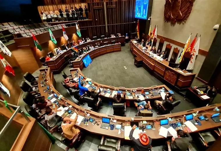 Lee más sobre el artículo Senado llega a acuerdos y aprueba ley corta de preselección y elección de magistrados