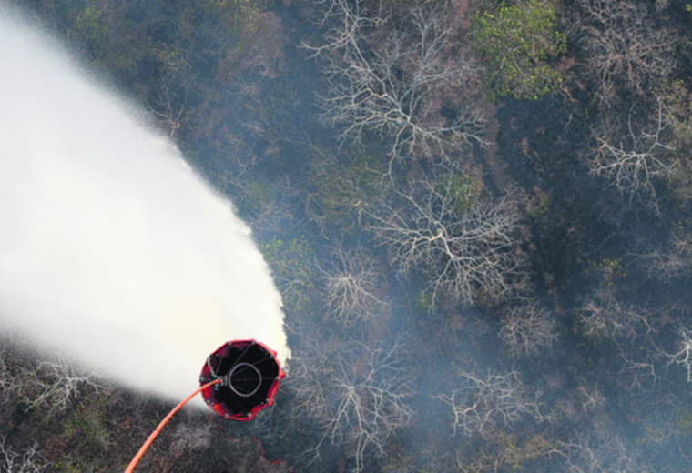 Lee más sobre el artículo Gobernación declara alerta roja y hay cuatro incendios activos en Santa Cruz