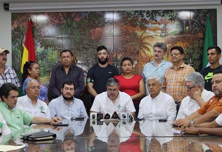 Lee más sobre el artículo Cívicos cruceños anuncian defensa de recursos naturales y piden a Camacho anular convenio con la ABC