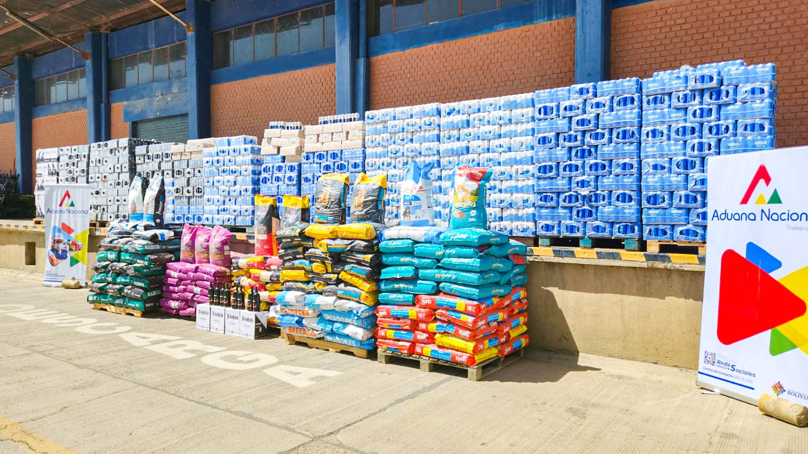 Lee más sobre el artículo Aduana comisa en Cochabamba más de 20 toneladas de mercancía ilegal procedente de Argentina
