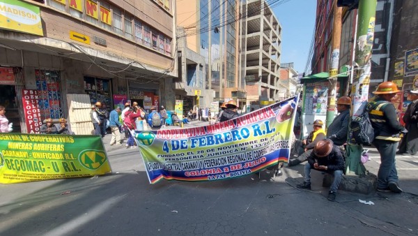 Lee más sobre el artículo Segundo día de conflicto minero y Luis Arce convoca a reunión a partir del 10 de noviembre