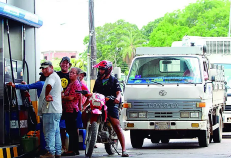 Lee más sobre el artículo Gobierno asegura que se tiene stock suficiente de combustible