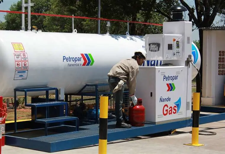 Lee más sobre el artículo Paraguay paga más barato a Bolivia de lo que ofrece a Argentina por su gas licuado