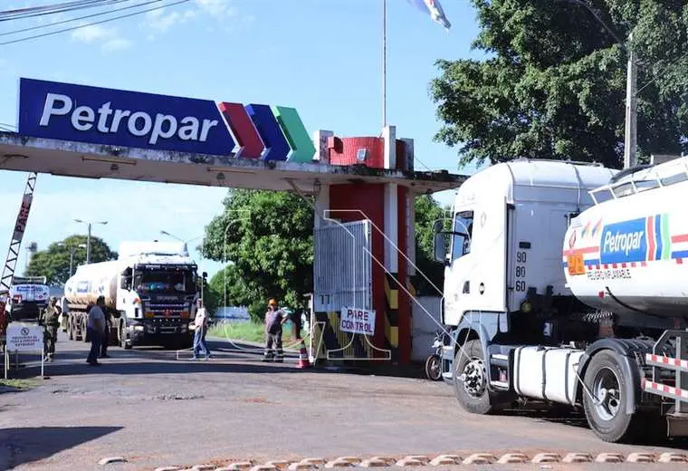 Lee más sobre el artículo Empresa paraguaya Petropar dice que reexportará a Bolivia el diésel más caro que tiene en stock