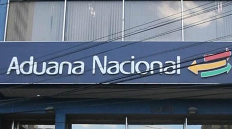 Lee más sobre el artículo La Aduana Nacional inutiliza 20 toneladas de bebidas ilegales