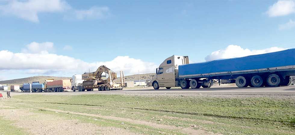 Lee más sobre el artículo Bloqueos: más de cien camiones con mineral no llegan al puerto